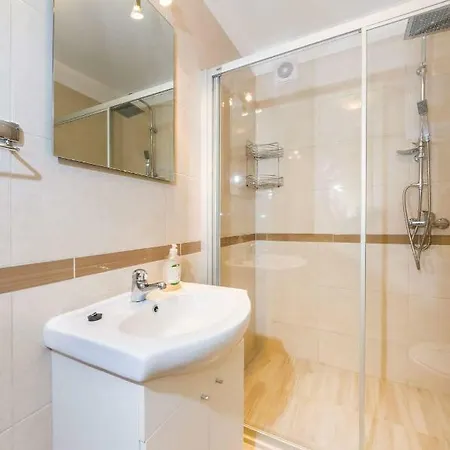 Apartman Leo 아파트 포세다르예